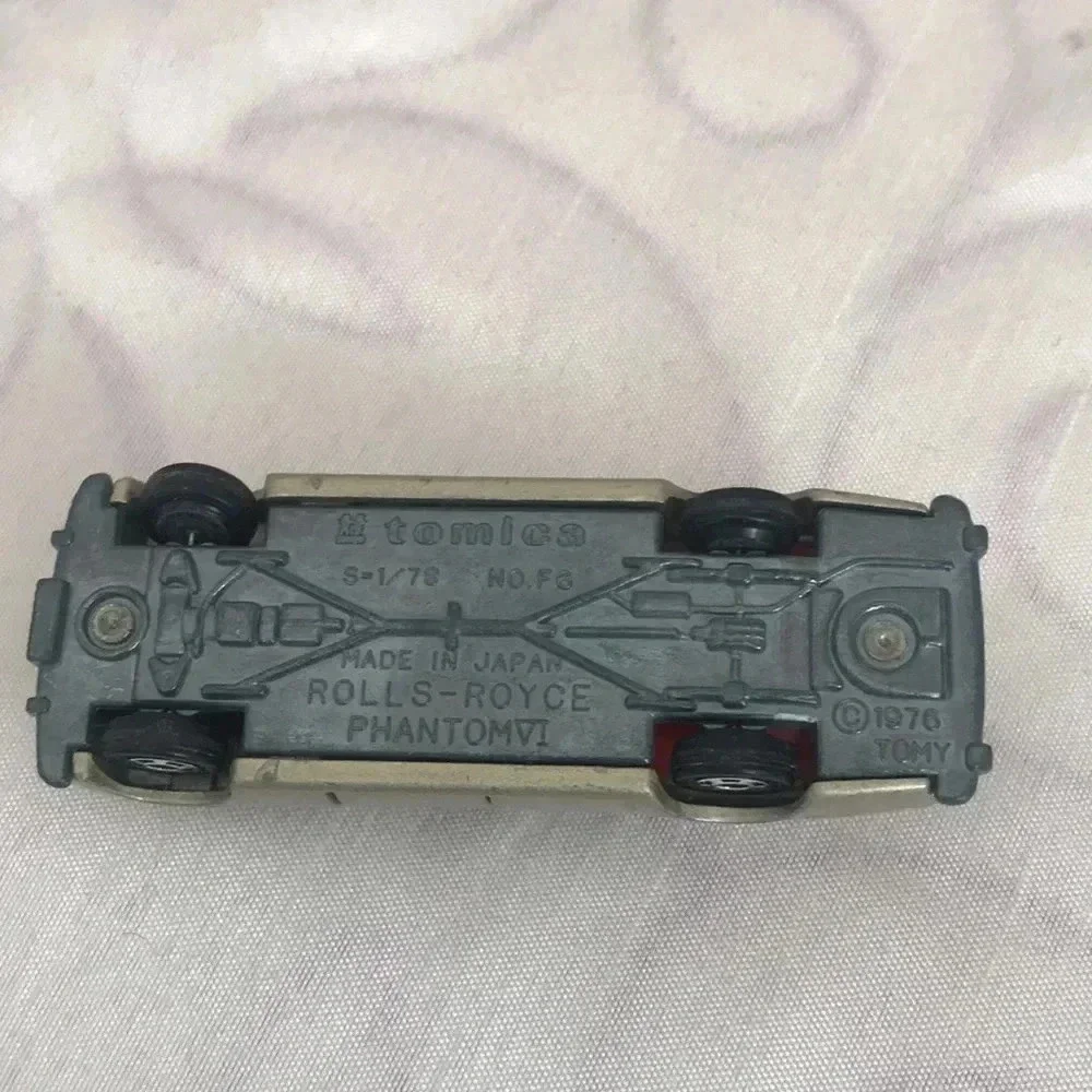 Tomica Rolls Royce Phantom VI Car